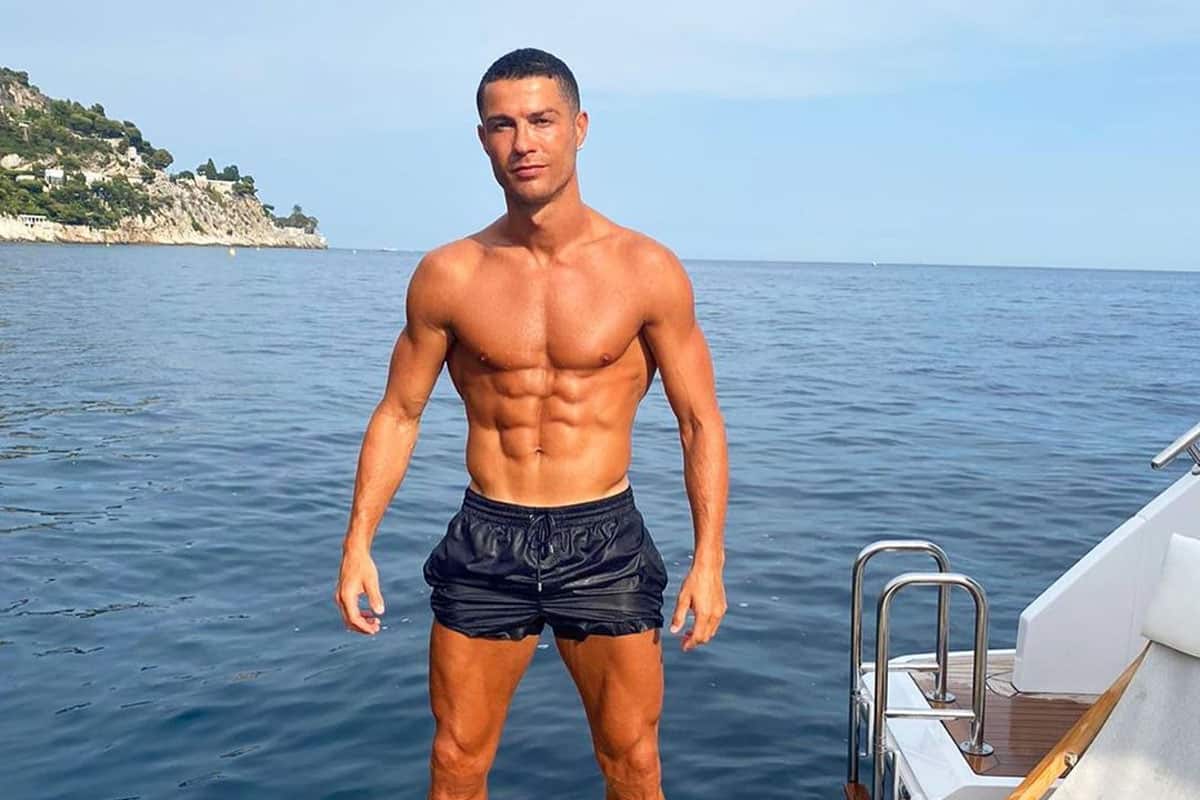 Κριστιάνο Ρονάλντο: οι σκαφάτες διακοπές και τα τρυφερά φιλιά με τη σύντροφο της ζωής του (φωτογραφίες)